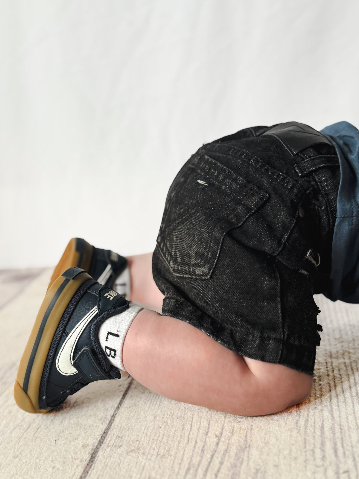 Heritage Hem Shorts | Black  Denim