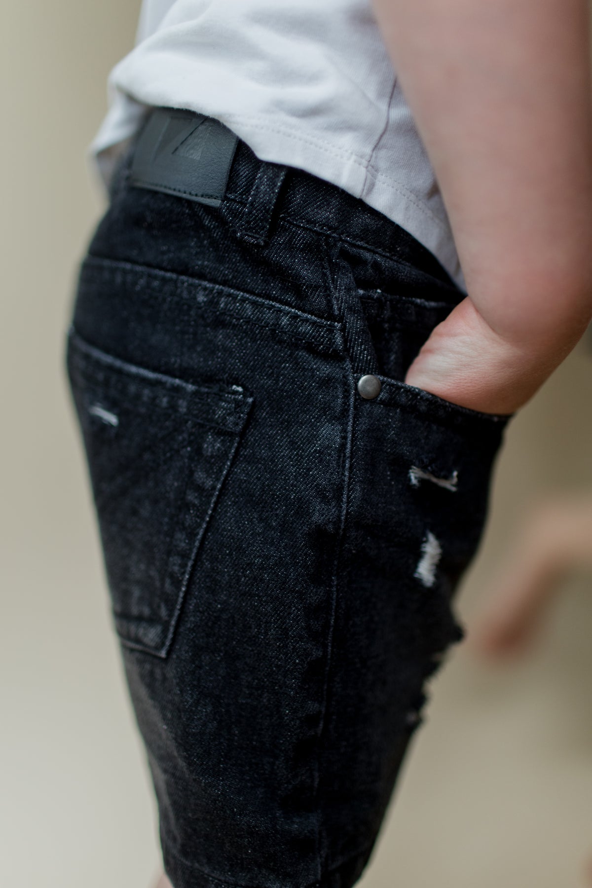 Heritage Hem Shorts | Black  Denim