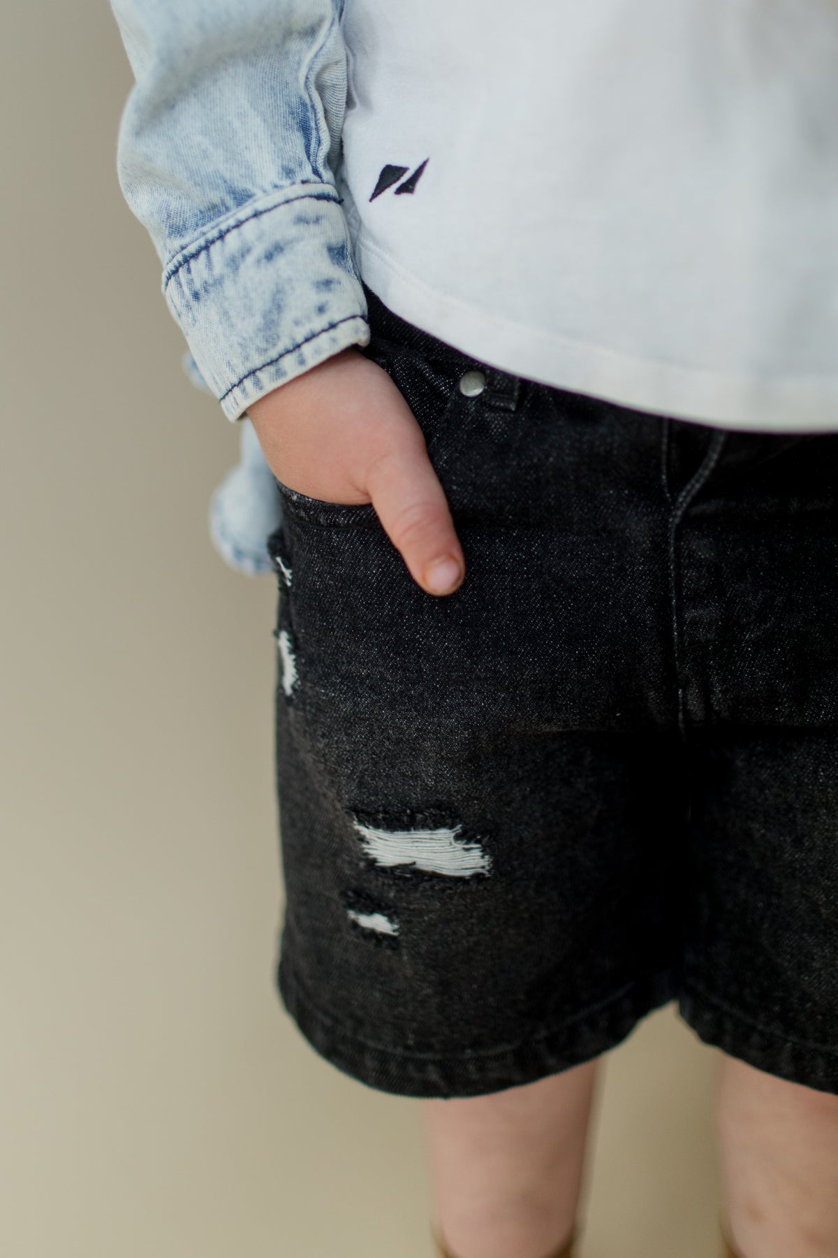 Heritage Hem Shorts | Black  Denim