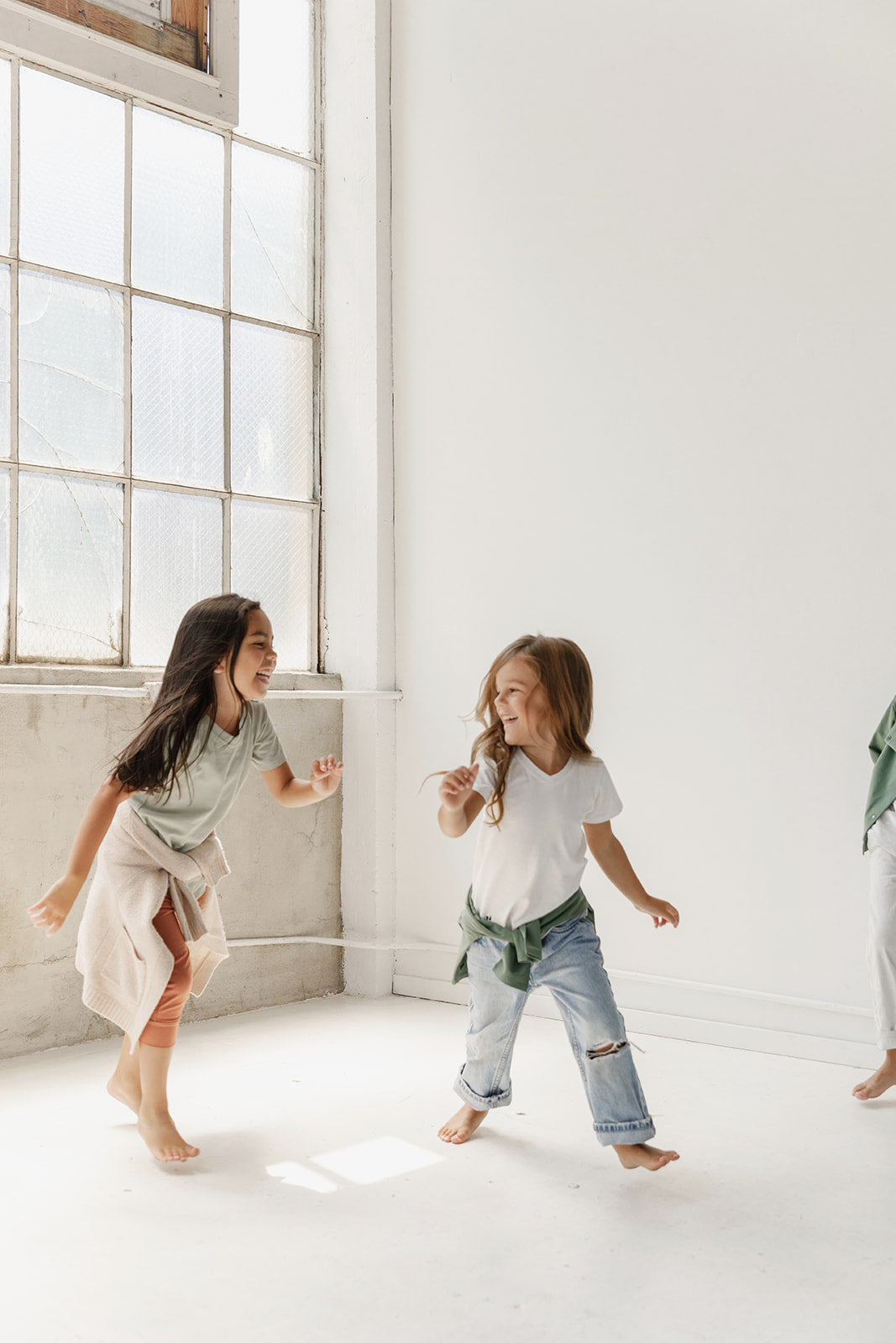 V-Neck Signature Tee | Gray